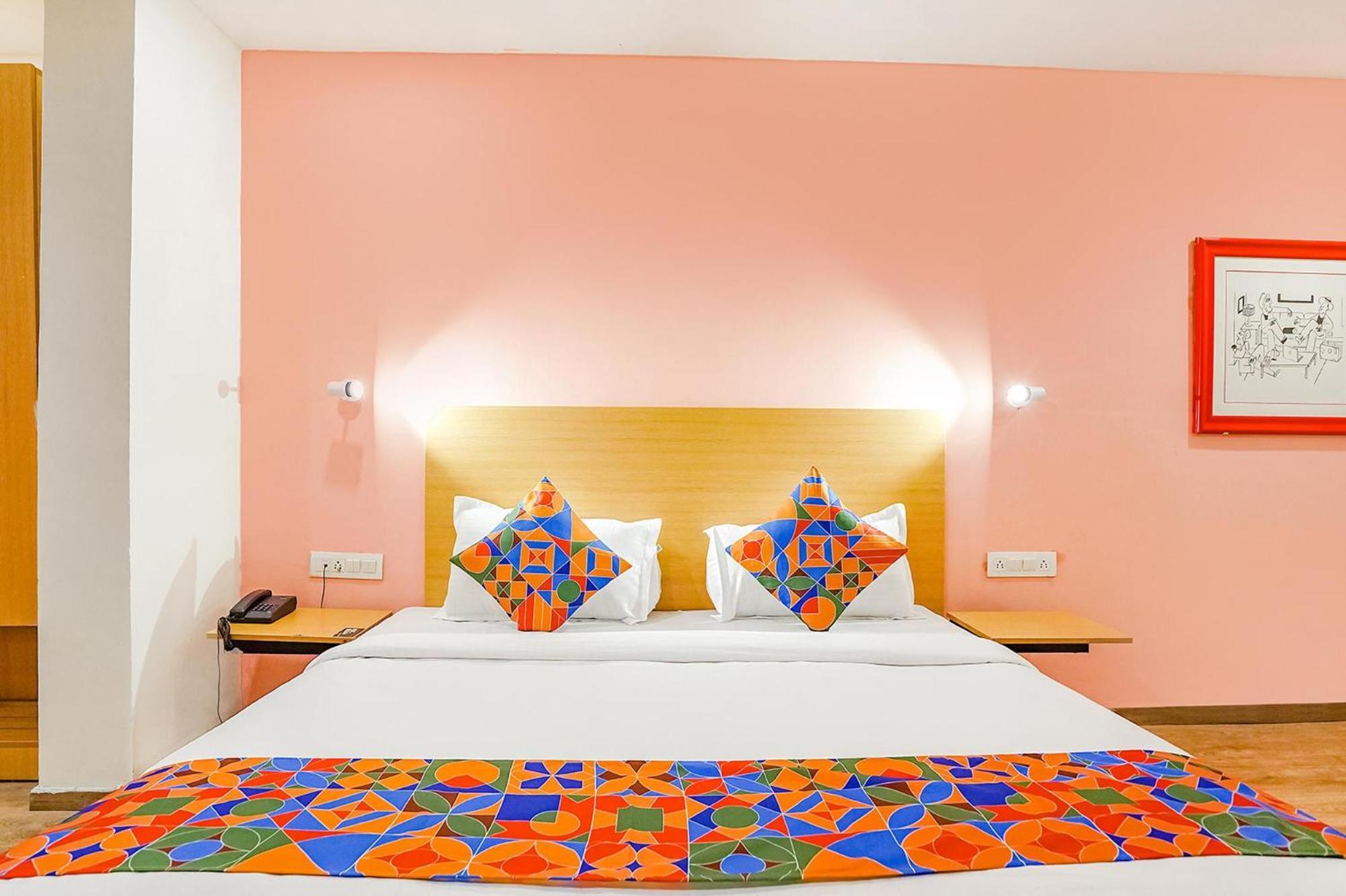 Townhouse O Hotel Aditya Residency Near Parthala Over Bridge Sector 121 Noida Indirapuram Exterior foto