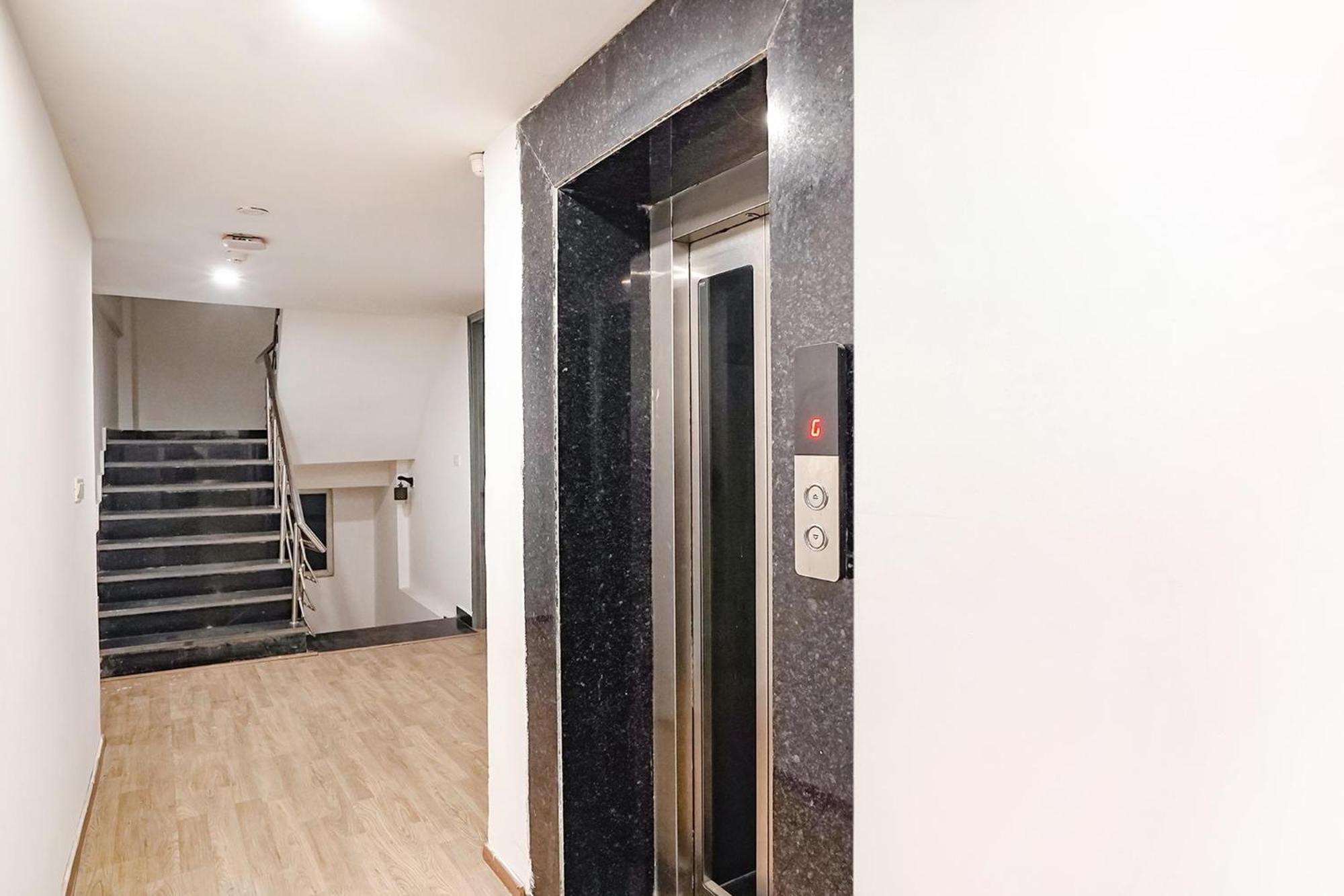 Townhouse O Hotel Aditya Residency Near Parthala Over Bridge Sector 121 Noida Indirapuram Exterior foto