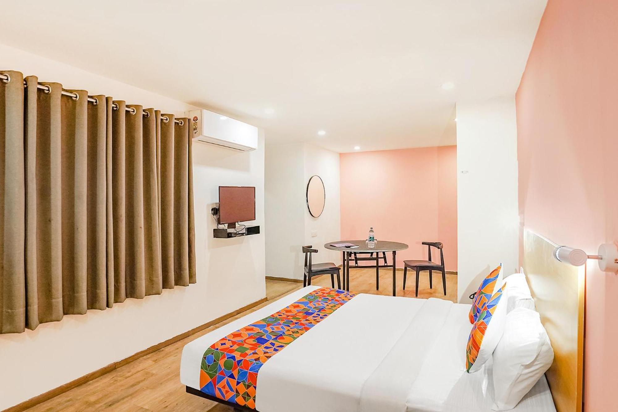 Townhouse O Hotel Aditya Residency Near Parthala Over Bridge Sector 121 Noida Indirapuram Exterior foto