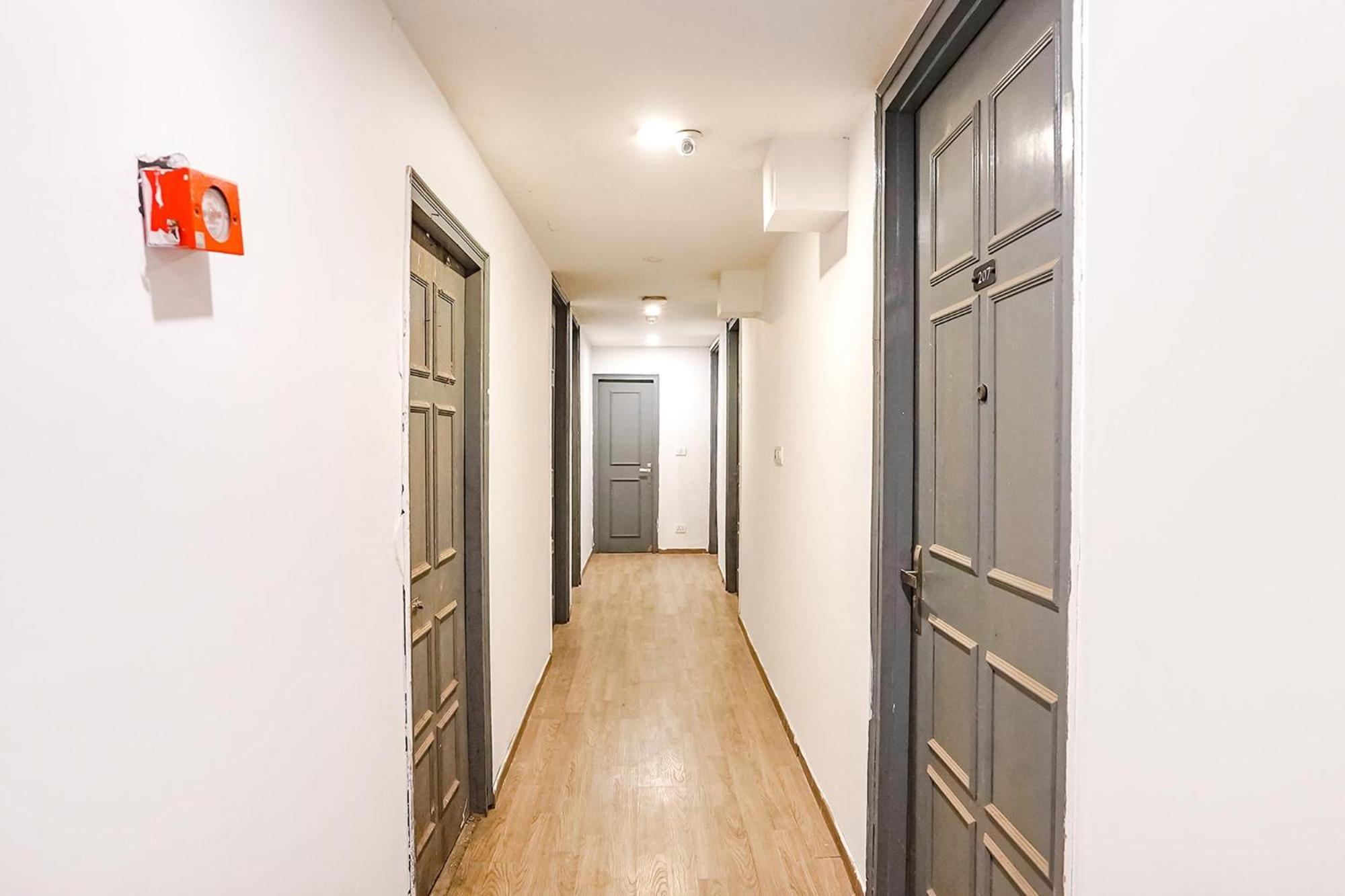 Townhouse O Hotel Aditya Residency Near Parthala Over Bridge Sector 121 Noida Indirapuram Exterior foto