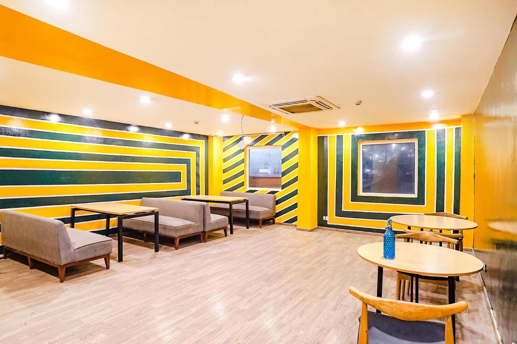 Townhouse O Hotel Aditya Residency Near Parthala Over Bridge Sector 121 Noida Indirapuram Exterior foto