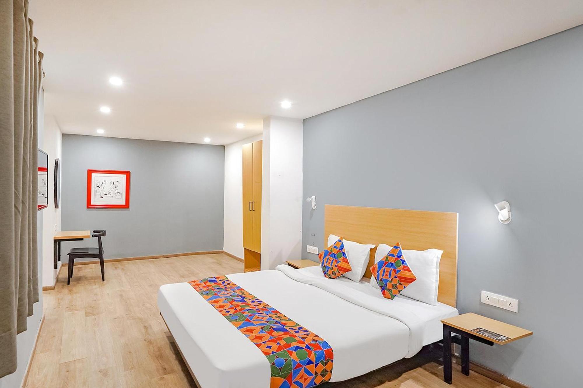 Townhouse O Hotel Aditya Residency Near Parthala Over Bridge Sector 121 Noida Indirapuram Exterior foto