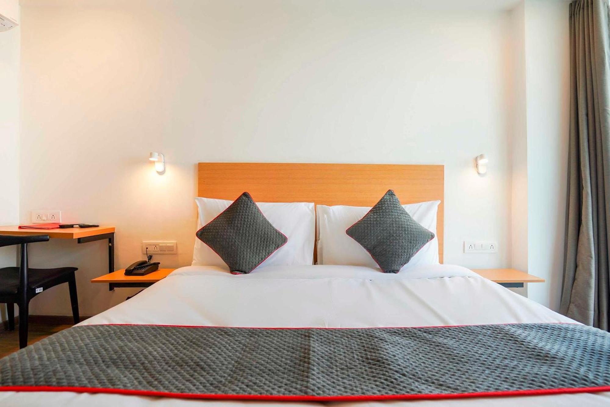 Townhouse O Hotel Aditya Residency Near Parthala Over Bridge Sector 121 Noida Indirapuram Exterior foto