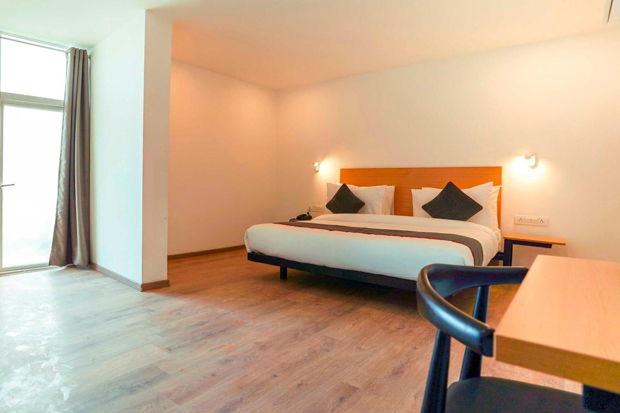 Townhouse O Hotel Aditya Residency Near Parthala Over Bridge Sector 121 Noida Indirapuram Exterior foto