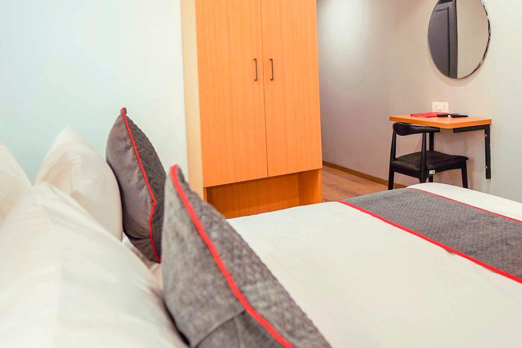 Townhouse O Hotel Aditya Residency Near Parthala Over Bridge Sector 121 Noida Indirapuram Exterior foto