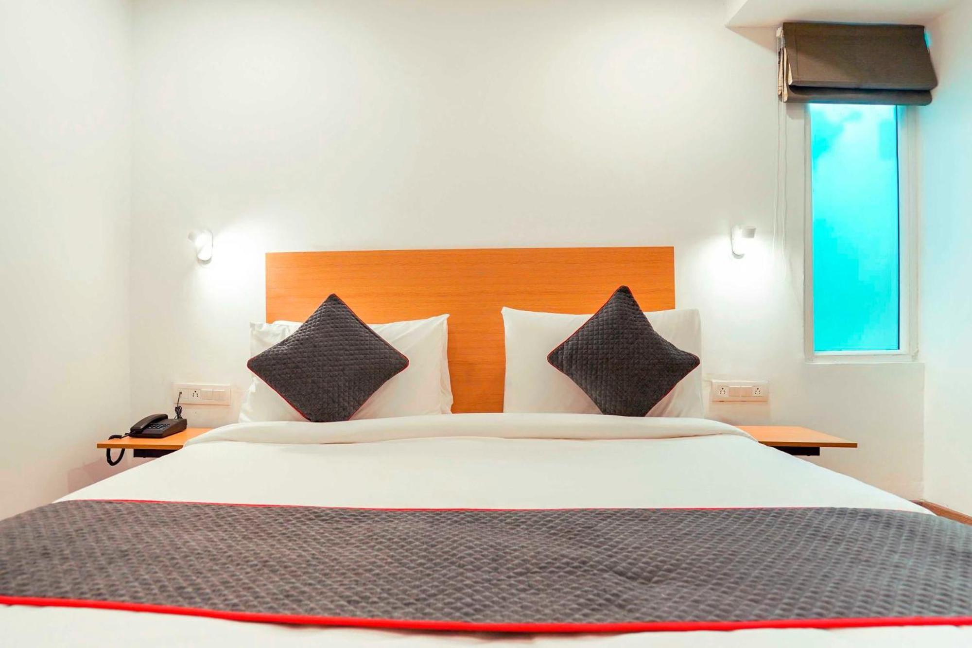 Townhouse O Hotel Aditya Residency Near Parthala Over Bridge Sector 121 Noida Indirapuram Exterior foto